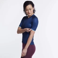 Navy Luna Floral SE Women's Jersey 7 Navy Luna Floral SE Women's Jersey -Pro Fit Shop 0013 womens luna floral se jersey navy side 2000x d6f6d617 048d 465c a30e 70e54e6db6a1