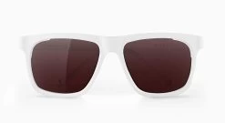 Anvma III White Vzum Pou