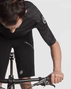 Assos Black Trail SS Men's Jersey 18 Assos Black Trail SS Men's Jersey -Pro Fit Shop ASSOS 51.20.205.18 41