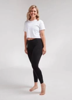 White Women's Crop Tee 9 White Women's Crop Tee -Pro Fit Shop H Front 20.09.03 BSC WMN WHITE CROP 0004