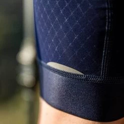 Navy Sprinteur Men's Bib -Pro Fit Shop PelotonDeParis Sprinteur Navy Men CyclingBib Detail1 VeloVeloSingapore