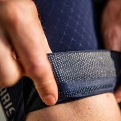 Navy Sprinteur Men's Bib -Pro Fit Shop PelotonDeParis Sprinteur Navy Men CyclingBib Detail3 VeloVeloSingapore